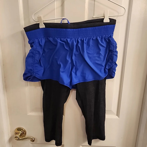 Athleta Go Getter 2-in-1 Knicker Pants size med - Picture 3 of 4